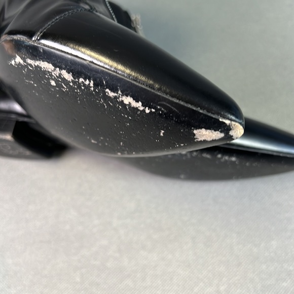 Burberry bootie. Front zipper. Black leather. Leather lining. Size 38.5. - Picture 13 of 14